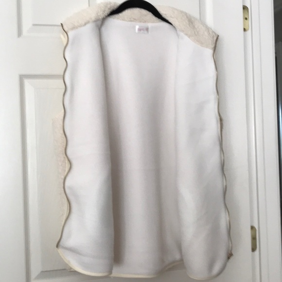 Vest - Picture 3 of 3